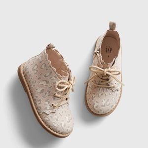 Gap Toddler Lace Scalloped Boots size 6